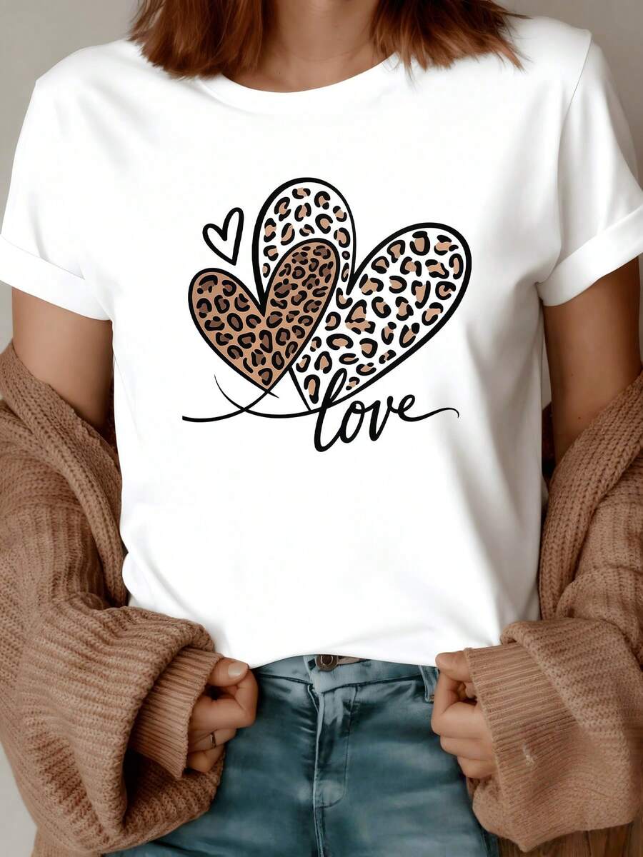Two Hearts With An Animal Print Symbolize Passion And Freedom, Accompanied By A Word That Expresses Tenderness. This Modern, Comfortable, Casual Women's T-Shirt Is Perfect For Everyday Wear-Elegant And With A Romantic Touch. - 白色 - 查看 1