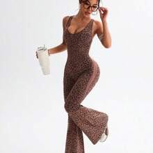 Slayform 1pc Leopard Print Twisted Back Deep V Flare Jumpsuit Leopard Jumpsuit Flared Leggings Jumpsuit Flare Yoga Jumpsuit Pink Leopard Print Jumpsuit Pink Cheetah Print Jumpsuit Flared Cheetah Print Jumpsuit Jumpsuit For Women Workout - Púrpura malva - Ver 5