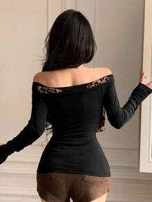 Camiseta de mujer de manga larga con hombros descubiertos, estampado de leopardo y parches, con cordón de ajuste, top con hombros descubiertos, ropa de mujer de otoño para salir - Negro - Ver 5
