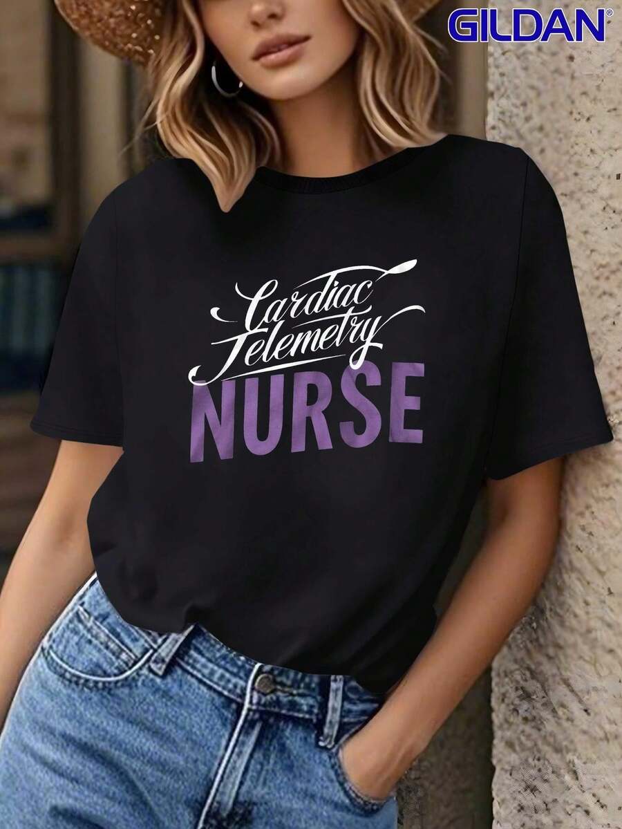 Camiseta Estampada para Mujer - Camiseta Casual de Manga Corta y Cuello Redondo con Diseño Eccentric Nursery en Negro, Corte Holgado para Todas las Temporadas, Perfecta para Uso Diario y Atuendos de Vacaciones, Complementada con un Sombrero de Paja (Lavable aáquina). - Negro - Ver 1