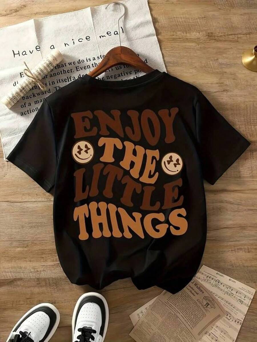 Unique Y2K Style T-Shirt With A Striking Design That Says "Enjoy The Little Things," Ideal For Lovers Of Retro Fashion And Self-Expression, Combining Comfort And Style, Perfect For Standing Out On Any Occasion. Comfortable And Versatile For School, Work, Outings, And Casual Events. - 黑色 - 查看 1