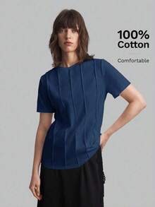 2026 Primavera/Verano Camiseta casual de mujer de manga corta con diseño de rayas de unicolor y cuello redondo, adecuada para el estilo casual urbano, la moda minimalista, el transporte urbano, la sencillez elegante, el Día del Maestro, la tela de p - Azul marino - Ver 3