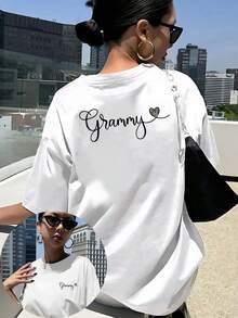 Double-Sided Printed T-Shirt With "Grammy" Print, Round Neck And Short Sleeves For Women, Made Of Soft-To-The-Touch Fabric, Classic Design For Spring And Summer, A Must-Have Fashion Item For Women. - 白色 - 查看 1