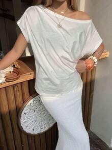 Camiseta de manga corta ajustada con hombros descubiertos y fruncidos a rayas para mujeres - Blanco 3 - Ver 9