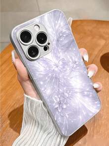 1 pieza Funda de teléfono con diseño de mariposa y flor plateada, con pintura en aerosol rosa metálico en los lados, textura mate en los lados, parte posterior de vidrio de alta definición, protección precisa del orificio de la cámara, compatible con Apple 16 Pro Max/16 Plus/16 Pro/16/11/11 Pro/11 Pro Max/12/12 Pro/12 Pro Max/13/13 Pro/13 Pro Max/14/14 Plus/14 Pro/14 Pro Max/15/15 Plus/15 Pro/15 Pro Max/7/8 Plus/XR/XS Max/X, adecuado para mujeres, regalo para familiares, amigos, pareja - Plateado - Ver 4