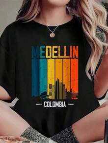 Camiseta Retro Vintage de Medellín, Colombia, con Diseño del Horizonte al Atardecer, Cuello Redondo, Manga Corta, Estilo Casual para Verano - Negro - Ver 1