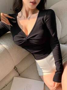 Camiseta de manga larga ajustada con cuello en V y nudo de mujer, informal - Negro 2 - Ver 7