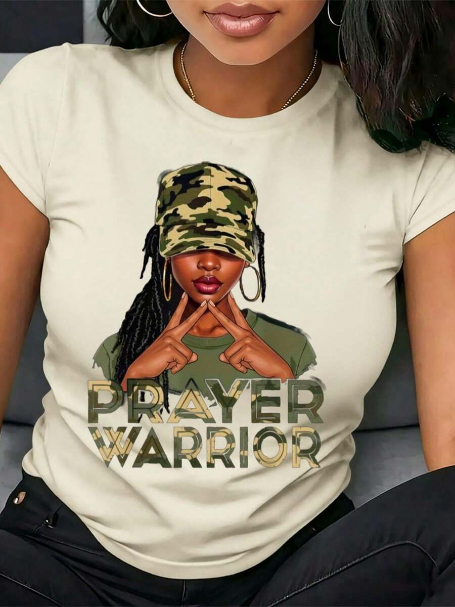 Camiseta Deportiva Casual para Mujer GUERRERA DE ORACIÓN en Verde - Camiseta Elástica de Cuello Redondo, Lavable aáquina y Apta para Todas las Estaciones, Combinada con Sombrero de Cubo de Camuflaje para un Estilo Único y Cómodo. - Blanco - Ver 1