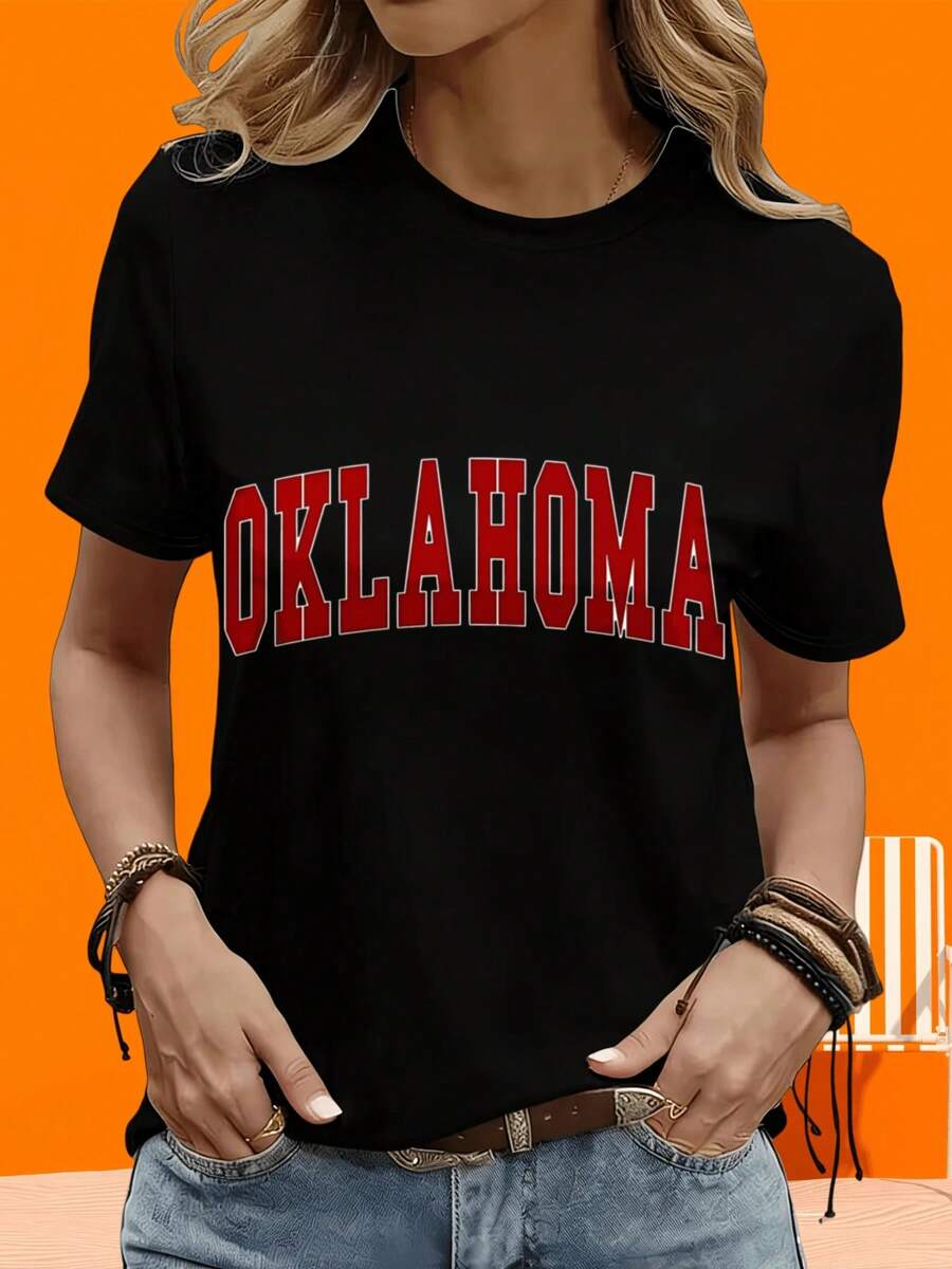 Camiseta de manga corta GraphicLadies para ocio, actividades al aire libre y en casa, 220g, estilo universitario Oklahoma, camiseta blanca para mujer, top casual de manga corta, camiseta con estampado inspirada en el deporte, camiseta para ocio, actividades al aire libre, vacaciones, fiestas y regalos. - Negro - Ver 1