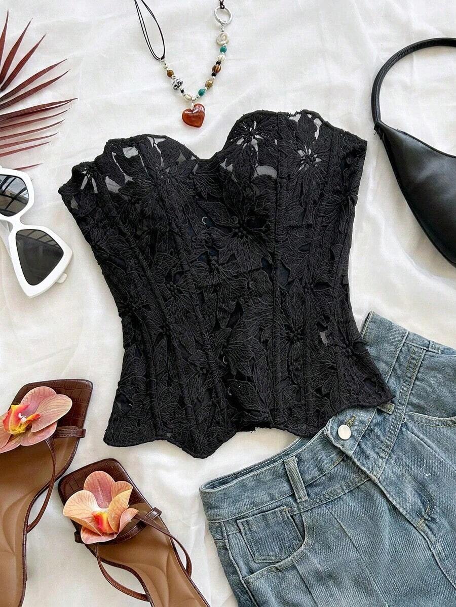 Corset ajustado de dos capas con diseño vanguardista y sexy, propio de vacaciones, para jóvenes de estilo europeo y americano, en color caqui con bordado calado - Negro - Ver 1