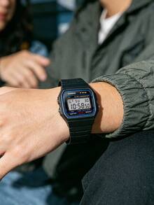 Casio Jam Tangan Elektronik Unisex - Tali Tahan Air, Dengan Fungsi Kalender, Alarm, dan Stopwatch, Jam Tangan Persegi Gaya Retro untuk Pelajar, Bahan Karet, Gaya Olahraga, Cocok untuk Pemakaian Sehari-hari F-91W-1 - Biru tua - View 6