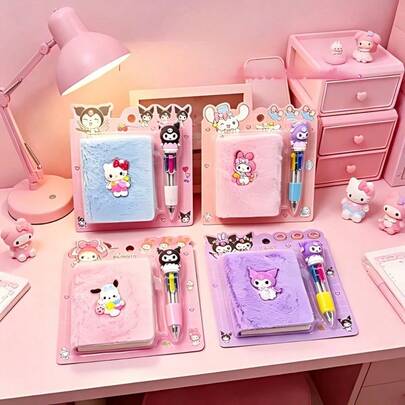 SANRIO 一套三丽鸥高级笔记本，含4支可伸缩圆珠笔，成人书写文具，柔软毛绒笔记本，四色圆珠笔套装 - 创意可爱学生文具奖品
