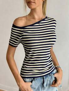 Camiseta de manga corta casual con hombro asimétrico a rayas, para mujer, ajuste slim, top de verano - Azul marino - Ver 4