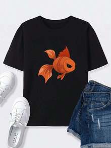 PremiumFashion White T-Shirt With Orange Fish Print | Featuring A Fishtail Detail, Flowing Tail, And Serious Expression, This Casual Crew Neck T-Shirt Is Perfect For Summer Outfits. Pair It With White Sneakers And Light-Wash Denim Shorts. A New Women's Summer T-Shirt, Casual And Comfortable With A Crew Neck. Great Gift Idea. - 黑色 - 查看 1