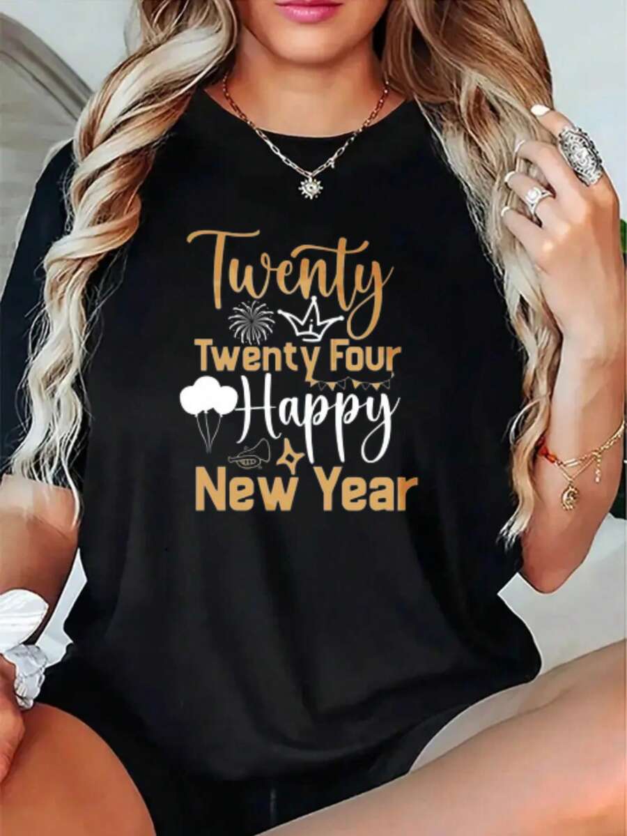 Soft, Breathable, And Lightweight For All-Day Comfort. Women's Black T-Shirt With A Happy New Year 2024 Print, Balloon Wreath Design, And Glitter. Classic Crew Neck With A Relaxed Fit That Flatters All Body Types And Is Easy To Pair With Jeans, Shorts, And Leggings. - 黑色 - 查看 1