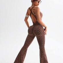 Slayform 1pc Leopard Print Twisted Back Deep V Flare Jumpsuit Leopard Jumpsuit Flared Leggings Jumpsuit Flare Yoga Jumpsuit Pink Leopard Print Jumpsuit Pink Cheetah Print Jumpsuit Flared Cheetah Print Jumpsuit Jumpsuit For Women Workout - Púrpura malva - Ver 3