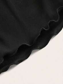 Top crop unicolor de cuello halter de manga con volante - Negro - Ver 3