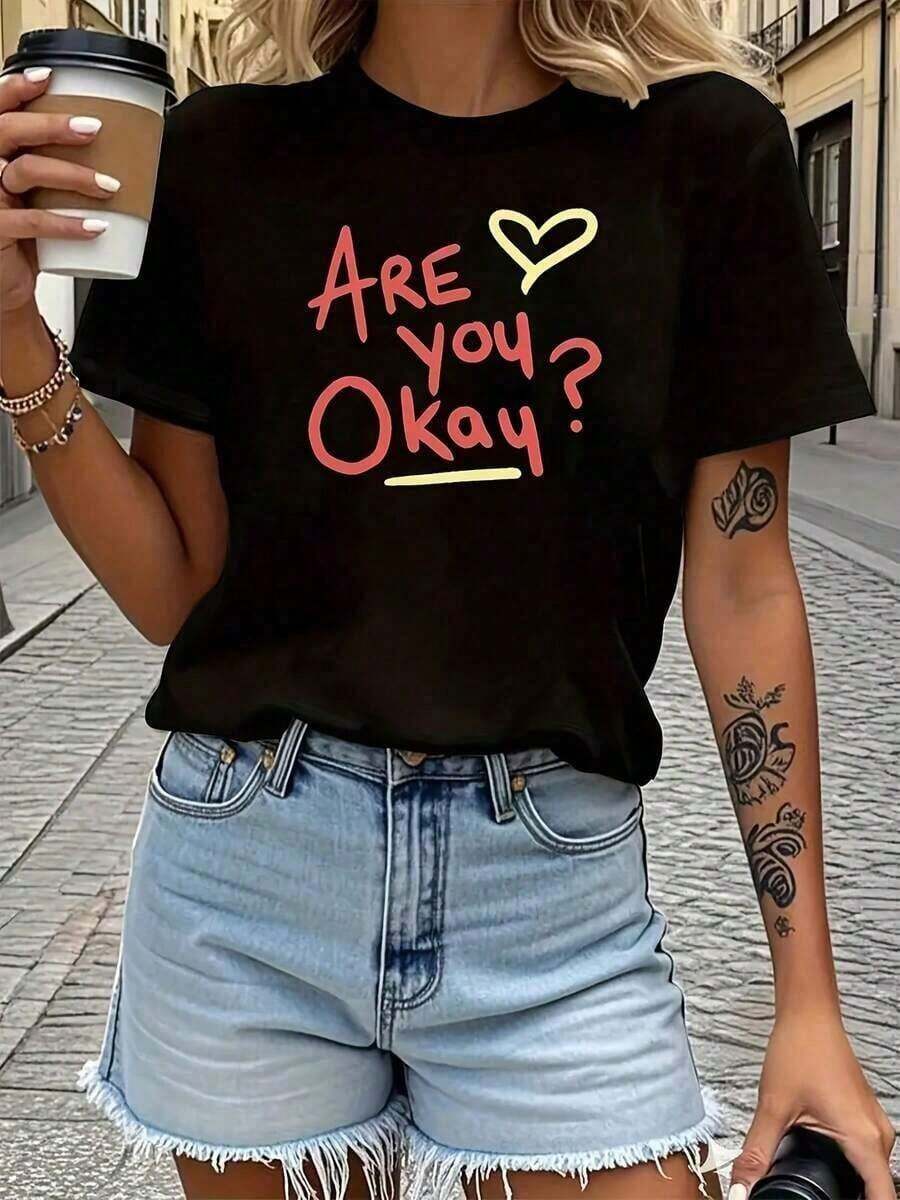 Camiseta Estampada "Are You Okay" para Mujer, Transpirable, Negra con Diseño de Corazón Amarillo, Cuello Redondo Casual, Manga Corta, Ligera, para Primavera, Verano y Otoño, Ropa de Verano, Camisetas para Hombre, Ropa Occidental para Hombre, Camisas para Hombre, Camisetas Gráficas, Ropa de Mujer, Tops de Verano, playeras de mujer algodon, mujer premium - Negro - Ver 1