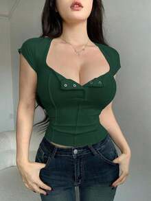 Designer Camiseta ajustada de mujer con manga corta y decoración de líneas, cuello cuadrado y abertura media, top corto de verano, blusas lindas para mujer - verde oscuro - Ver 5