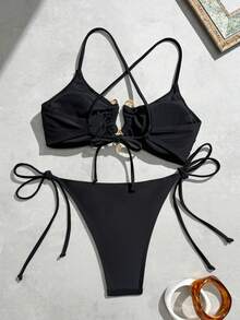 Bộ bikini đen quyến rũ với mặt dây chuyền vàng, áo tam giác dây chéo, kiểu dáng gợi cảm, cạp cao. - màu đen - Xem 2