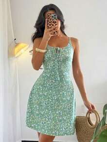 Vestido corto casual sin mangas con estampado floral pequeño para vacaciones y playa - verde menta - Ver 3