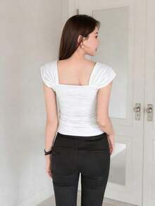 Camiseta de mujer con cuello de corazón descubierto, Hombros descubiertos y mangas cortas de volantes, unicolor ideal para el verano - Blanco - Ver 2