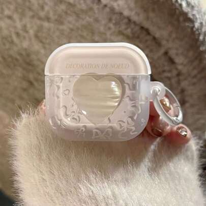 1个柔软乳白色贝壳心形蝴蝶结耳机盒