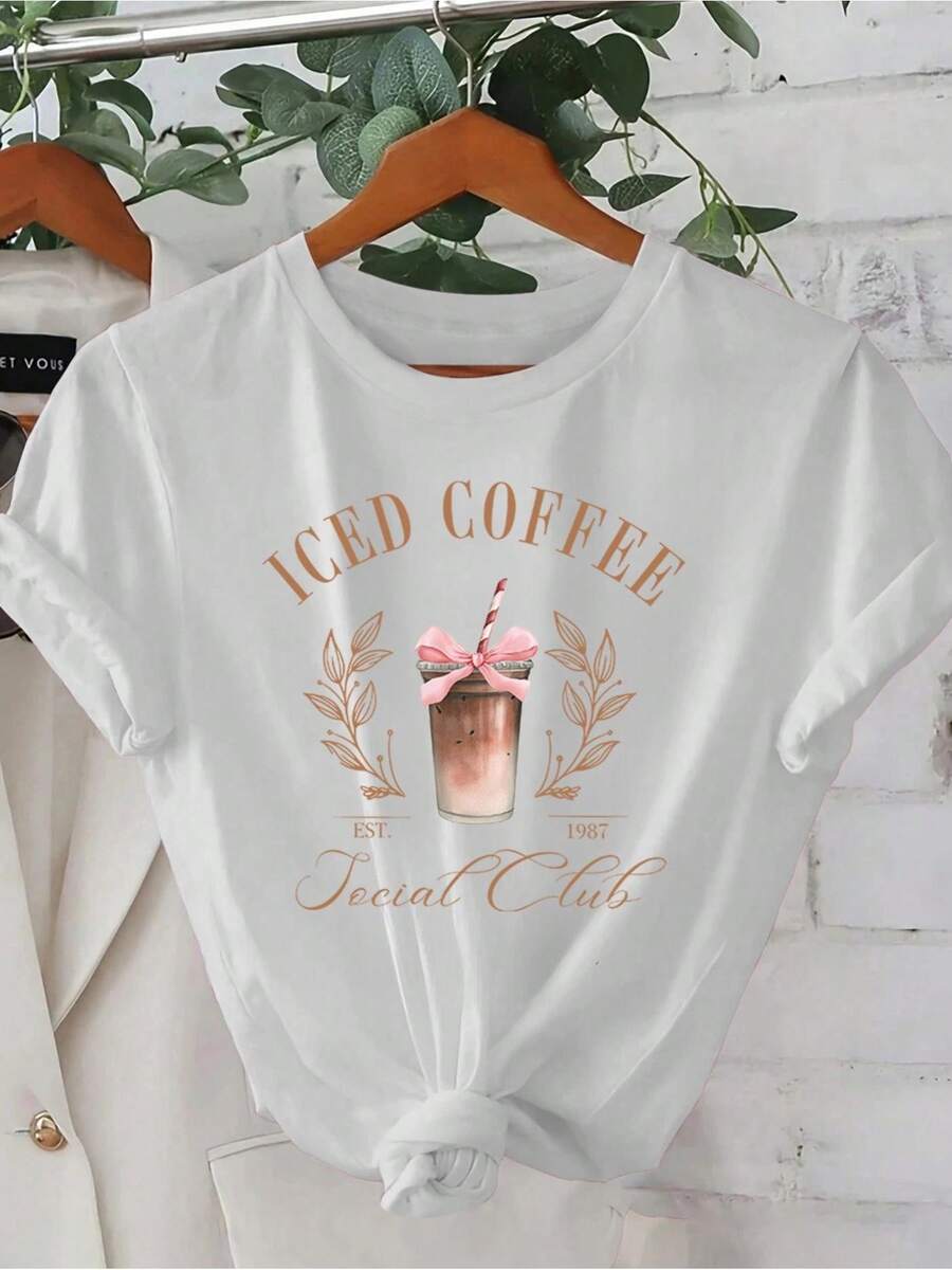 Women's "Top Of The Party" T-Shirt With Fun Design, Casual Women's T-Shirt With "Iced Coffee" Print, Short Sleeve, Round Neck, Beige With Pink Bow And Leaf Design. Machine Washable, Perfect For Spring/Summer Outings And Parties. Women's Blouses. - 白色 - 查看 1
