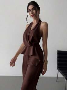 de dos piezas de top sin mangas con cuello en V asimétrico elegante y romántico, y pantalones rectos holgados de color caqui, adecuado para verano, playa, vacaciones - Café integral - Ver 4