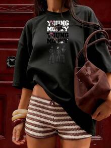 T-Shirt With "YOUNG MONEY" Text And Urban Figures,  Short-Sleeved T-Shirt For Spring And Summer 2026, Made In Mexico, 180 Grams. Cartoon Print, Couple Design, Suitable For Indoor Or Outdoor Wear. Crew Neck, Unisex, Ideal For Office And Leisure. One-Pack. - BK-P631577SLNDXZGY596 - 查看 3