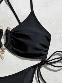 Bộ bikini đen quyến rũ với mặt dây chuyền vàng, áo tam giác dây chéo, kiểu dáng gợi cảm, cạp cao. - màu đen - Xem 3