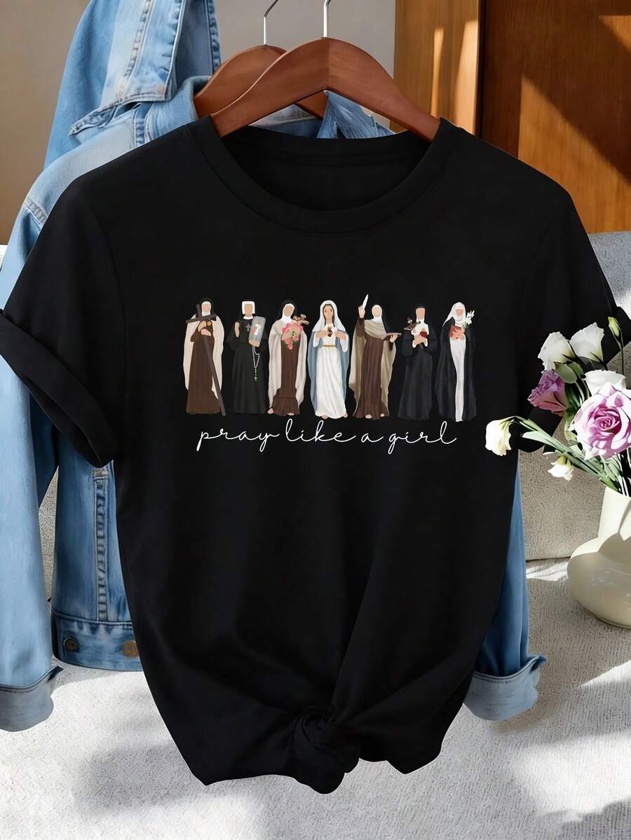 Una camiseta de mujer de manga corta, holgada, moderna, a la moda, retro y elegante, adecuada para actividades al aire libre en primavera y verano, con un estampado divertido de santas femeninas en un estilo retro minimalista, camiseta con estampado religioso de fe católica, camiseta con patrón de fe cristiana para creyentes, top casual de manga corta con cuello redondo, un regalo ideal para cumpleaños o días festivos, camiseta casual para ir al trabajo, top de manga corta con estampado minimalista para la oficina.blusas para mujer,blusas casuales para dama,tops,, mujer premium,y2k,playeras de mujer curvy,ofertas y liquidaciones ropa mujer,playeras deportivas para mujer,,playeras de hombre, mujer,blusas>elegante E3U3 - Negro - Ver 1
