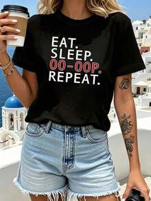 Camiseta de manga corta para mujer, 100% algodón suave, con estampado "Eat Sleep OO-OOP Repeat", cuello redondo, ideal para primavera/verano, compras informales, regalos de vacaciones, reuniones con amigos y ropa de vacaciones. Camiseta sencilla de color sólido para mujer, corte holgado y ajustado, manga corta informal, blusas elegantes para mujer. - Negro - Ver 2