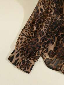 Blusa de mujer con cuello plisado, botones y lazo, con estampado de leopardo - Café integral - Ver 5