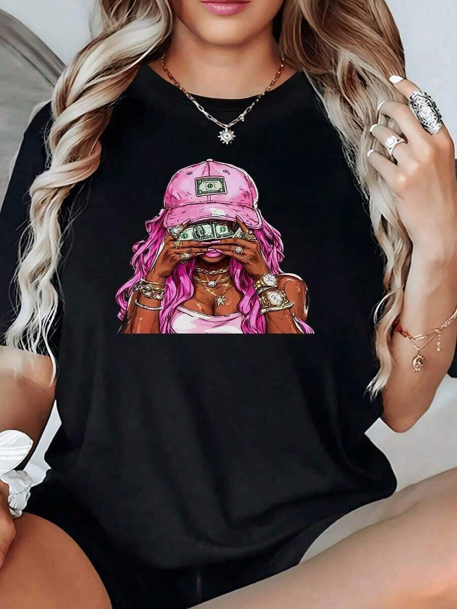 100% Cotton. Image Of A Woman With Pink Hair Holding Banknotes In Front Of Her Eyes, Showing Modern Confidence And Urban Luxury. Women's 100% Cotton T-Shirt, Comfortable And Soft For Everyday Wear. Women's Simple Solid Color T-Shirt, Loose And Slim Fit Casual Short Sleeve - 黑色 - 查看 1