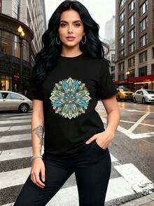 Limited Time Offer, Limited Quantities, Flash ! Women's Casual Shirts, Women's Polyester T-Shirts, Stylish Shirts. This Casual Style T-Shirt Features A Gradient Print Of Lapis Lazuli, Lotus, And Mandala, And Is Perfect For Those Seeking Individuality And A Natural Aesthetic. It Can Be Worn Alone For Everyday Outings, Or Layered Under A Jacket To Add Depth. - 黑色 - 查看 2