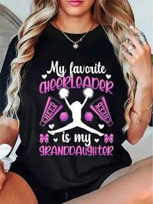 This Unique Y2K T-Shirt Features A Colorful Design That Reads "My Favorite Cheerleader Is My Granddaughter," Perfect For Showing Your Family Pride And Supporting The Little Cheerleaders. Ideal For Special Occasions And Everyday Wear, This T-Shirt Is A Must-Have In Your Wardrobe. - 黑色 - 查看 8
