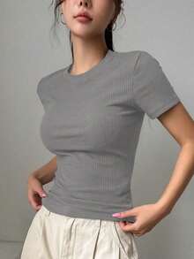 Camiseta de manga corta de unicolor y ajuste delgado para mujer, ideal para el verano - Gris - Ver 4