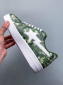 A BATHING APE Bape 休闲运动鞋，撞色星形标志亮面休闲鞋，男女款 - 綠色迷彩 - 查看 6
