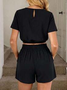 Conjunto casual de 2 piezas de top corto y shorts con cintura ceñida, con patrón de líneas geométricas abstractas, cómodo y elegante para vacaciones y uso diario, primavera/verano - Negro 2 - Ver 2