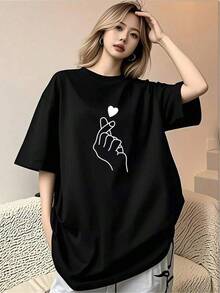 1pc Camisetas Para Mujer Camiseta única y y2k con diseño de mano haciendo un gesto de amor, ideal para expresar tu estilo. Perfecta para un look casual y moderno, no te pierdas esta  en la moda mexicana. Viste con confianza y originalidad, solo una pieza disponible. Camiseta De Manga Corta De Algodón - Negro - Ver 1