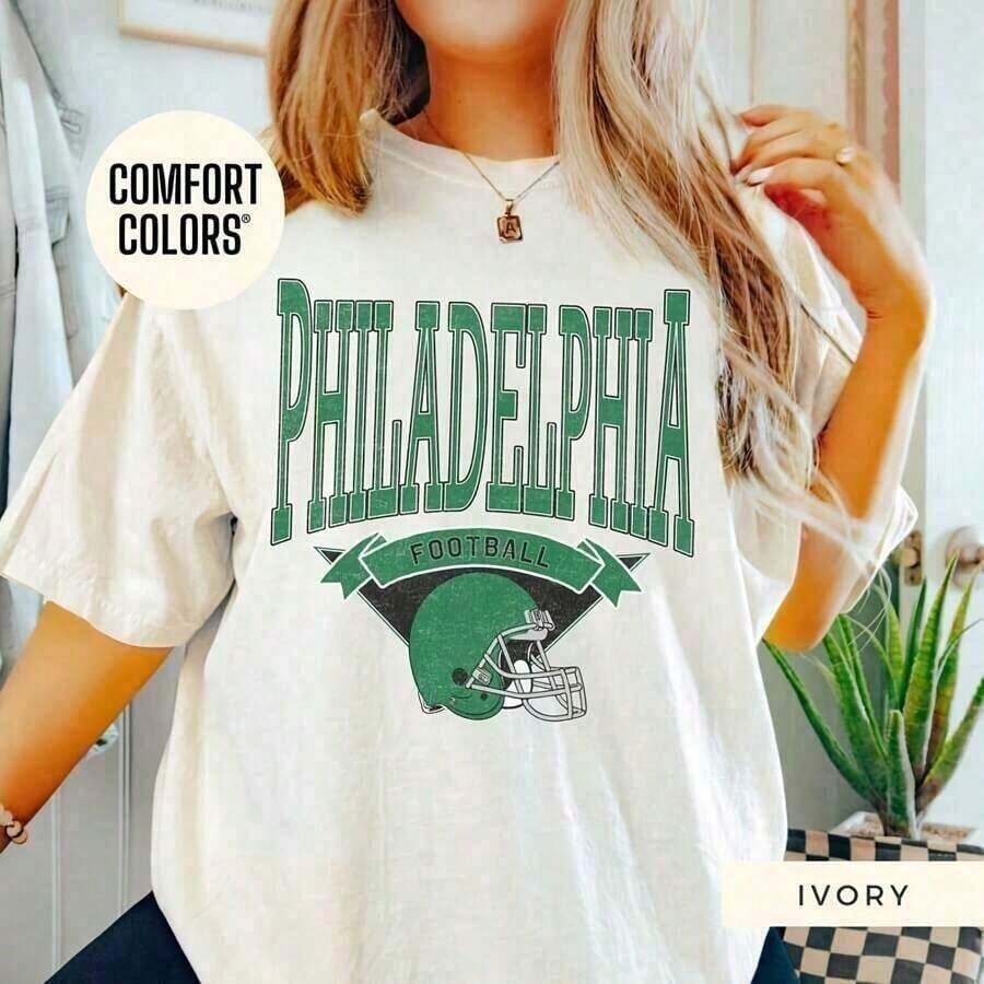 Cute Unisex Premium Casual T-Shirts, Vintage Style, Philadelphia Football Jersey, Retro T-Shirt, Gift For Her, Oversized Unisex T-Shirt From The 2000s, Casual Short Sleeve T-Shirt, Loose Fit Unisex, Comfortable, Urban Vintage Style, Cotton T-Shirt. - 白色 - 查看 1