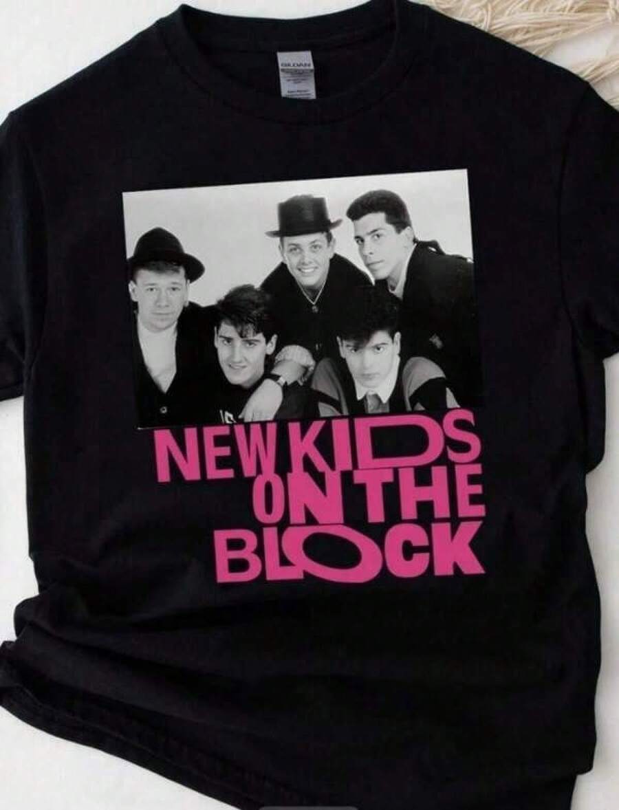 Cotton Graphic T-Shirt, Plus Size, Vintage NKOTB T-Shirt, New Kids On The Block T-Shirt, NKOTB 2024 Concert T-Shirt, Y2K, Men's Oversized T-Shirt, Summer T-Shirts, Women's Casual Printed T-Shirt, Short Sleeve And Round Neck, Spring/Summer Local Urban Fashion. - 黑色 - 查看 1