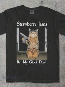 Cotton Graphic T-Shirt, Plus Sizes, "Strawberry Jams But My Don't" Print, Funny Cat T-Shirt, Cat Mom T-Shirt, Cat Meme T-Shirt, Gift For Cat Lovers, Vintage T-Shirt, Y2K, Men's Oversized T-Shirt, Summer Tops, Women's Casual Printed T-Shirt, Short Sleeve And Round Neck, Spring/Summer Local Urban Fashion. - 黑色 - 查看 1