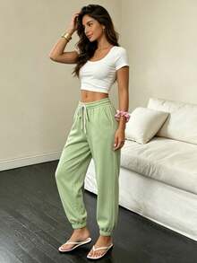 Stylish And Cute Lightweight Casual Pants With Multiple Pockets And Buttons, In A Y2K Style. Suitable For Back To School, Graduation, Clubs, Birthday Parties, Halloween, New Year's, Thanksgiving, Concerts, Gyms, Beaches, Vacations, Business, Everyday Wear At The Airport, Street Style, Teacher's Day, Spring, Summer, Fall, And Winter. - 軍綠色 - 查看 3