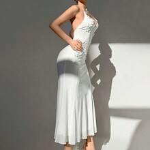 Vestido de malla blanca con escote profundo en V, abertura alta y diseño de flores 3D en el cuello para la temporada de bodas, hecho a mano para mujeres - Burdeos - Ver 5