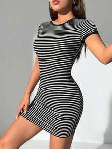 Vestido Ajustado De Rayas Para Mujeres - Blanco y Negro - Ver 5