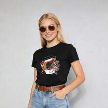 Women's Summer Clothing, Soft And Casual Cotton T-Shirt With Round Neck, Print Of A Nail Artist Holding A Cup Of Coffee. - 黑色 - 查看 1
