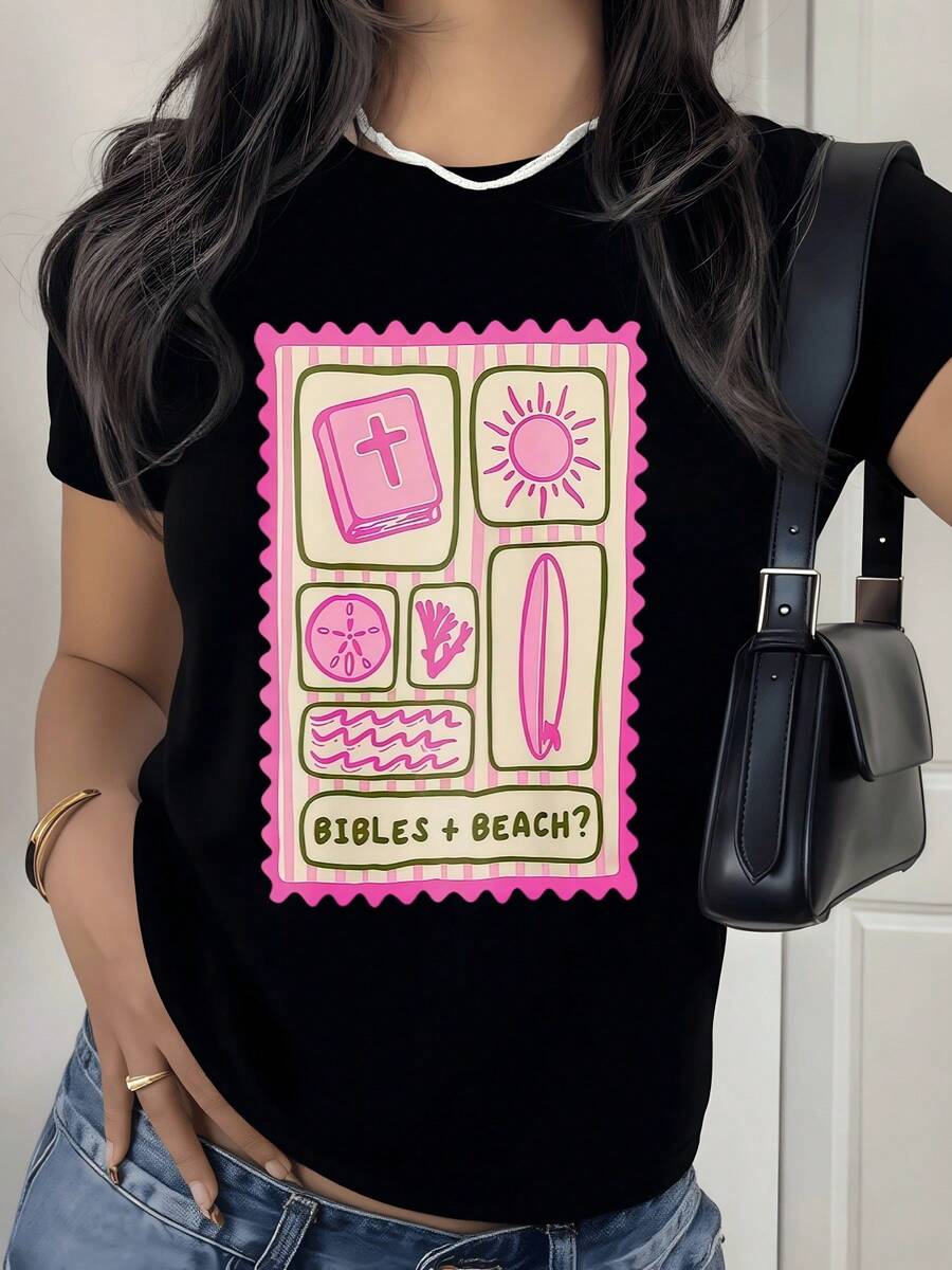 Symbols Of Faith And Summer With A Sacred Book, Bright Sun, Ocean Waves With Surfboard And Starfish Evoking Spiritual Serenity And Ocean-Side Energy. Elegant Casual Women's T-Shirt For Everyday Wear. - 黑色 - 查看 1