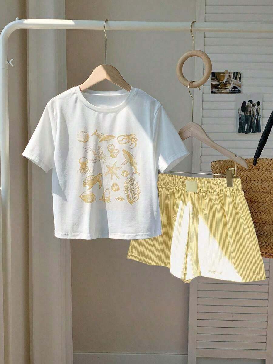 Conjunto casual de 2 piezas de mujer con camiseta de manga corta con cuello redondo y estampado de estrellas de mar, y shorts a rayas en azul marino - Amarillo - Ver 1